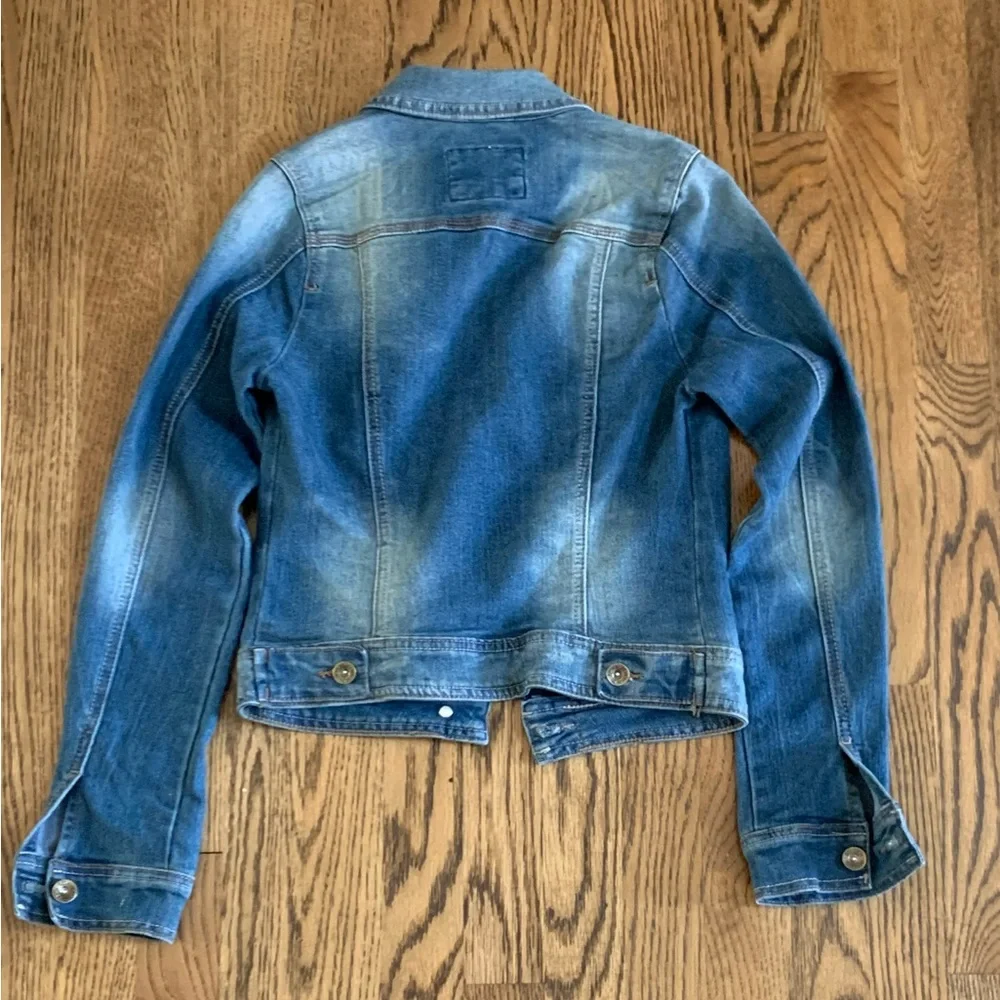 Cropped Denim Jacket - Picture 3 of 3